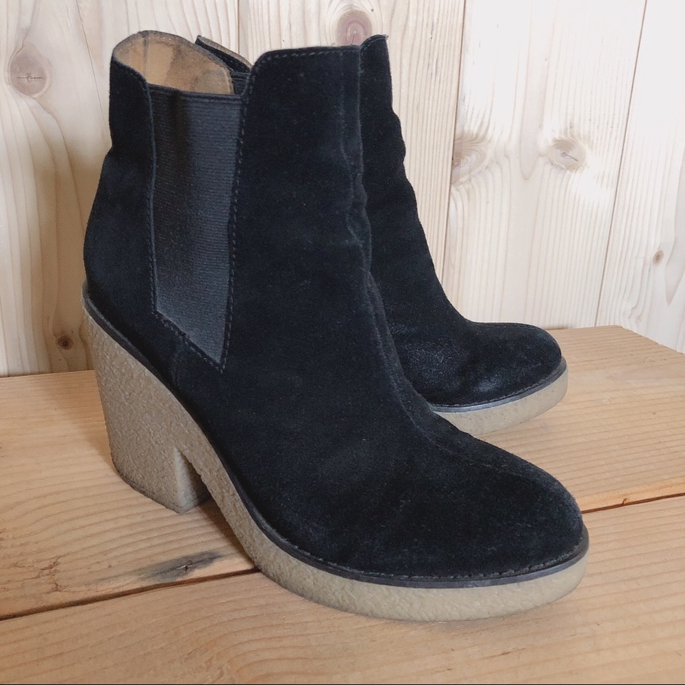 URBAN OUTFITTERS Faux Suede Gum Sole Ankle Boots